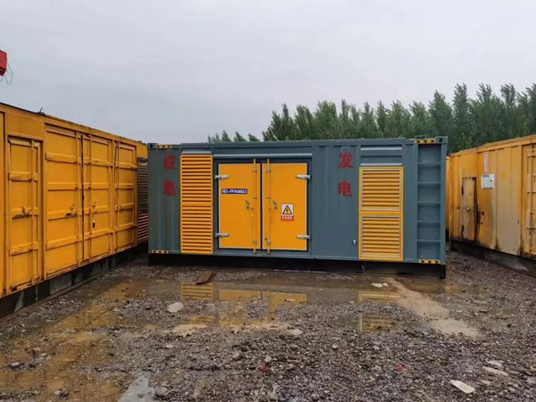 玉屏柴油发电机如何判断干式空气滤清器是否需要更换？