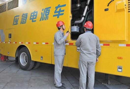 玉屏如何清理被灰尘覆盖的机油散热器？